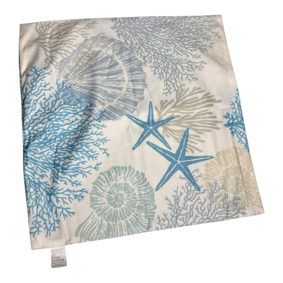 Set of 2 Coastal Pillow‎ Covers 18x18 – Starfish Seashell Coral Print - Picture 4 of 6